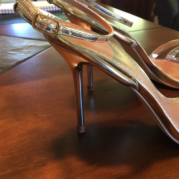 Zara gold stilettos - Picture 3 of 4